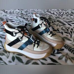 Women’s Sorels Size 8